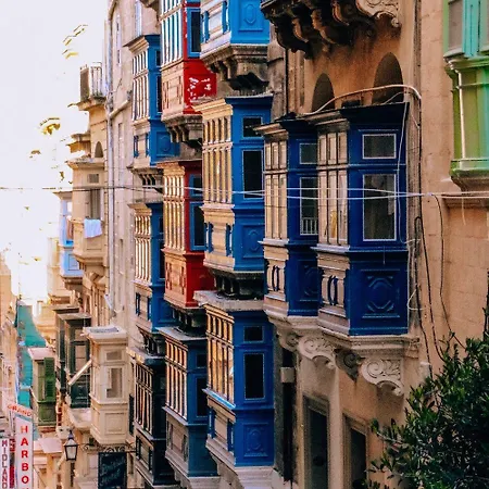 Modern Luxury Apt, A Stone Throw Away To Valletta Il-Furjana Exterior photo